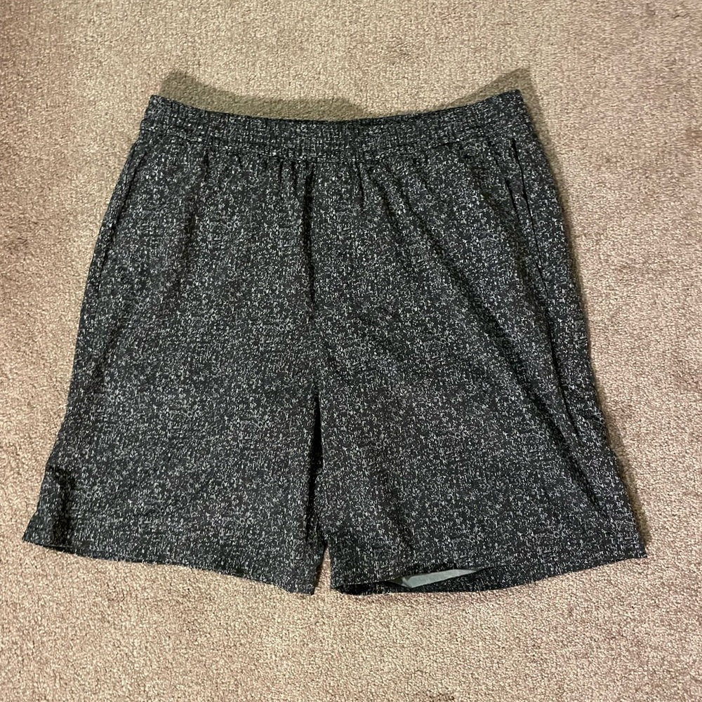 Men’s Outdoor Voices Workout Shorts size Medium with liner